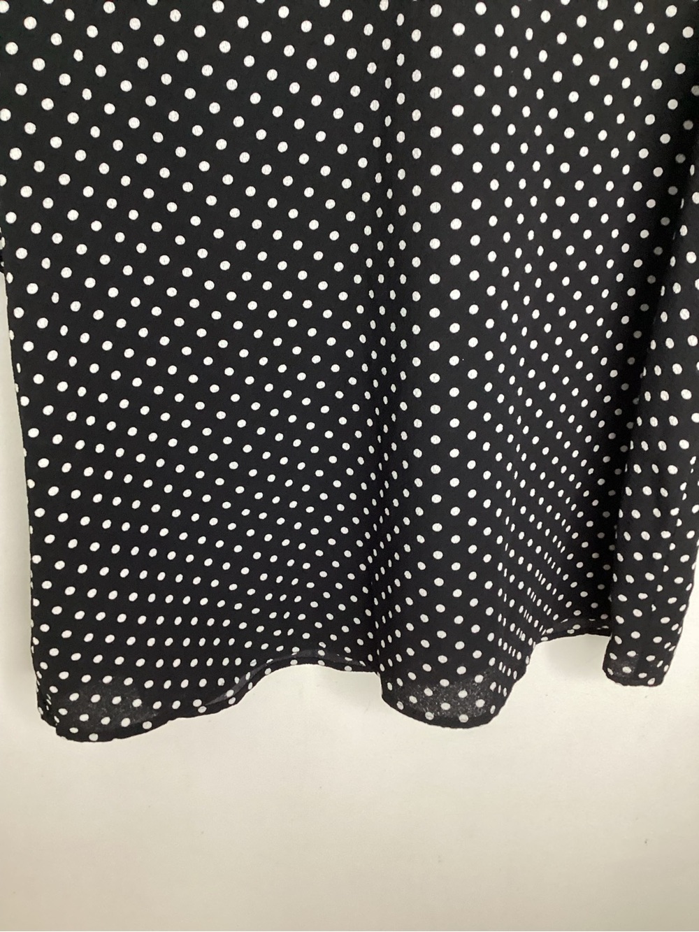 NWOT Black Polka Dot Ruffle Sleeve Blouse with White Peter Pan Collar L - Picture 4 of 10